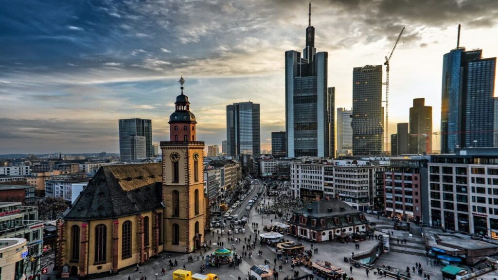 Foto von oben auf die Hauptwache in Frankfurt