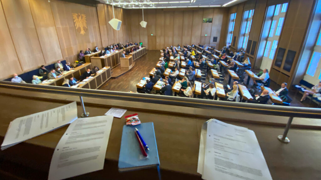 Blick auf die Stadtverordnetenversammlung im Plenarsaal im Römer